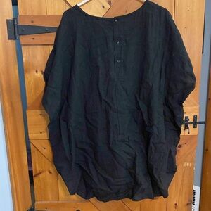 Oversized linen-cotton tunic with buttons on back
